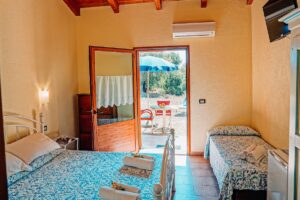Interno bungalow dell'agriturismo Rocce Bianche, in Sardegna