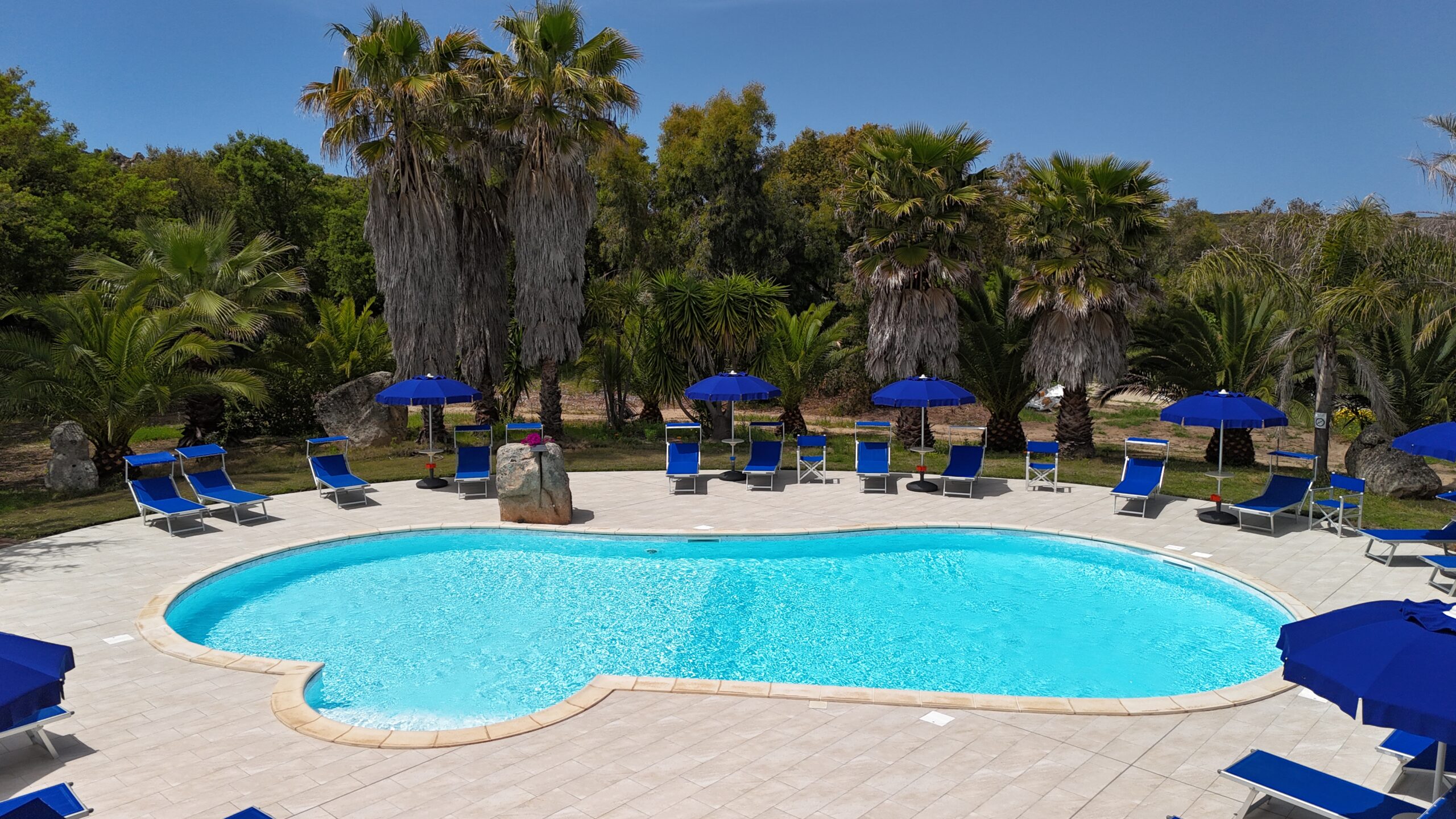 Piscina dell'agriturismo Rocce Bianche, in Sardegna